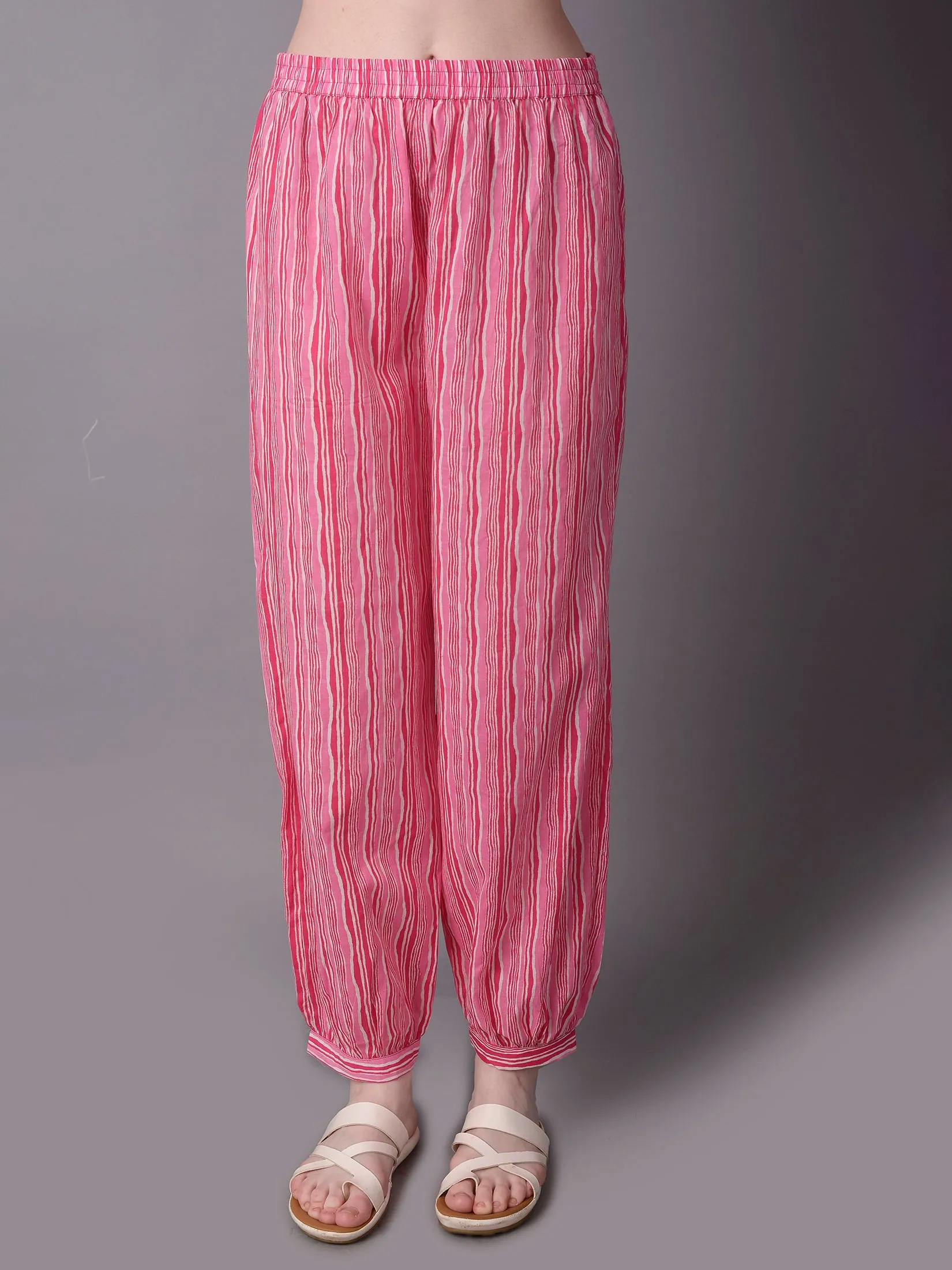 Women Pink Aztech Printed Kurta With Harem Pant