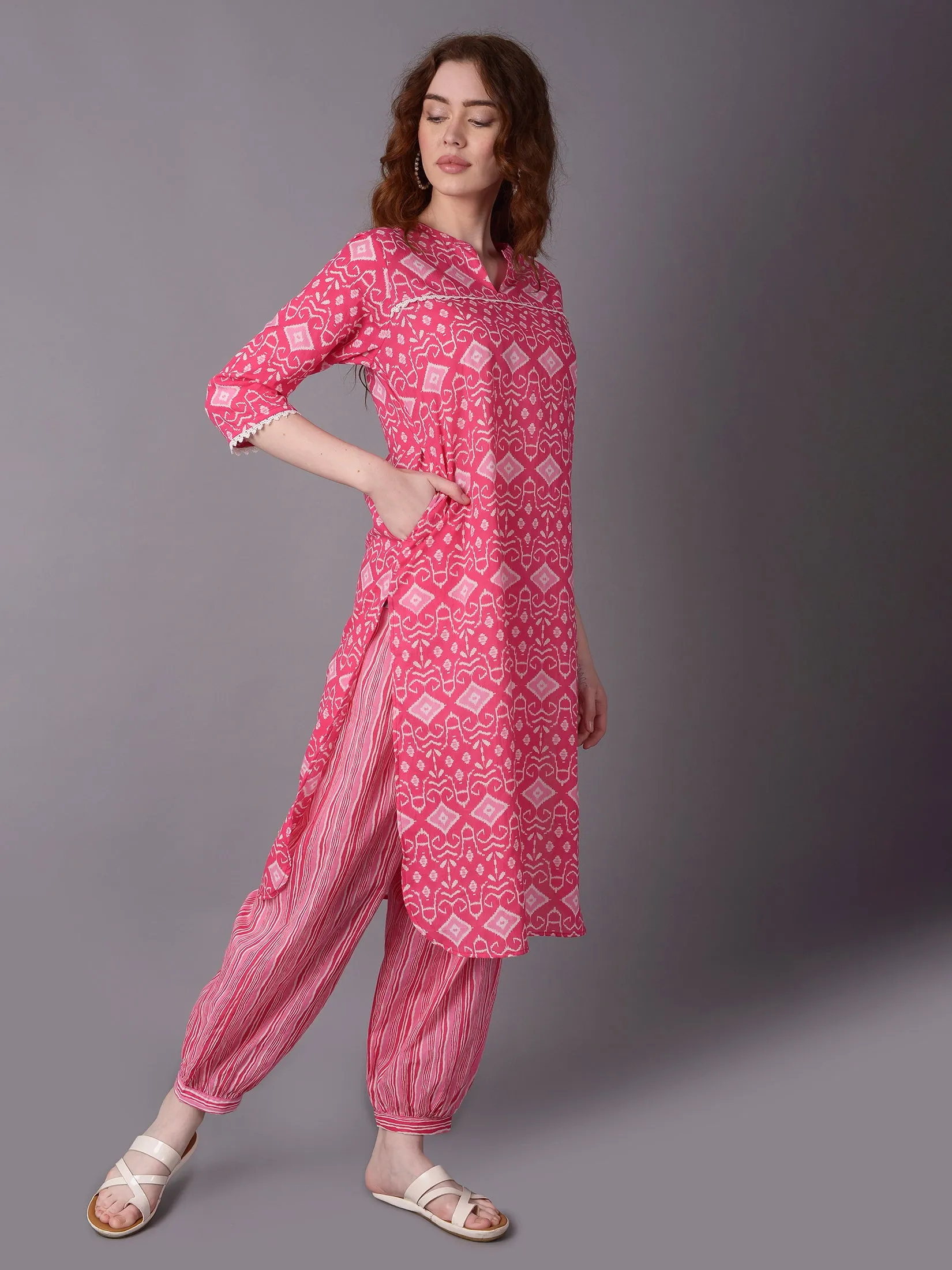 Women Pink Aztech Printed Kurta With Harem Pant